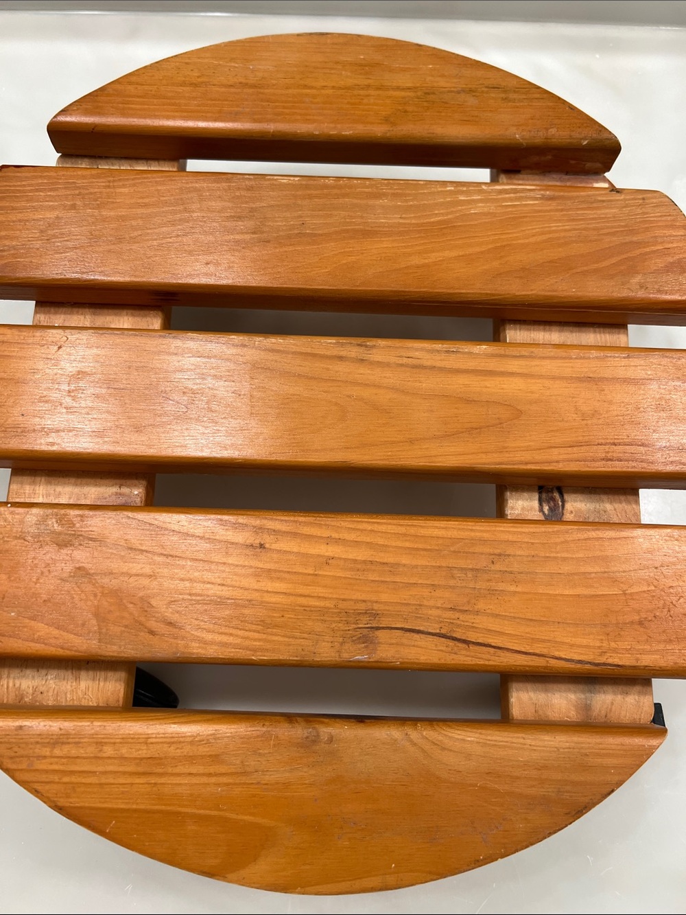 Wooden plant stand with wheels - Picture 3 of 4